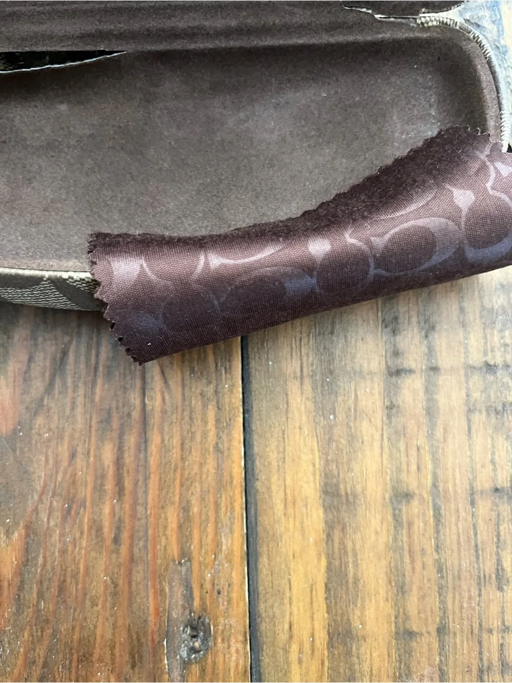 Coach Sunglasses Case Brown Signature Hard Case with Cleaning Cloth see‎ flaws